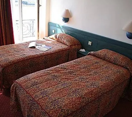 Otel Loustau 3*